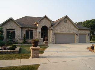 223 Risch Ct, West Chicago, IL 60185