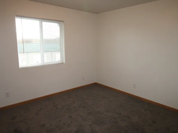 7849 Commerce Park Unit 200, Dubuque, IA 52002
