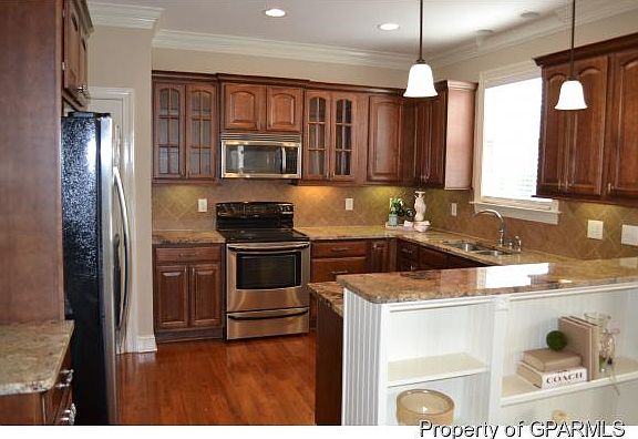 5th image of 3705 Oglethorpe Dr