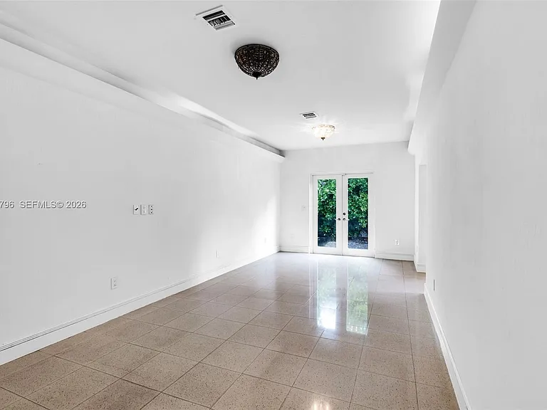 1232 Lenox Ave — Photo 15