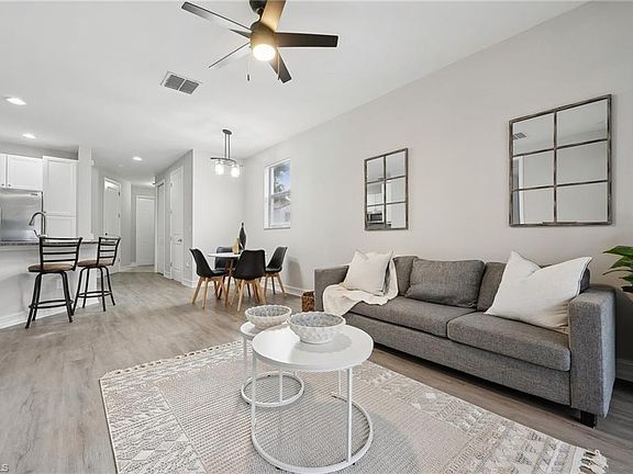 5th image of 9452 Montebello WAY #101