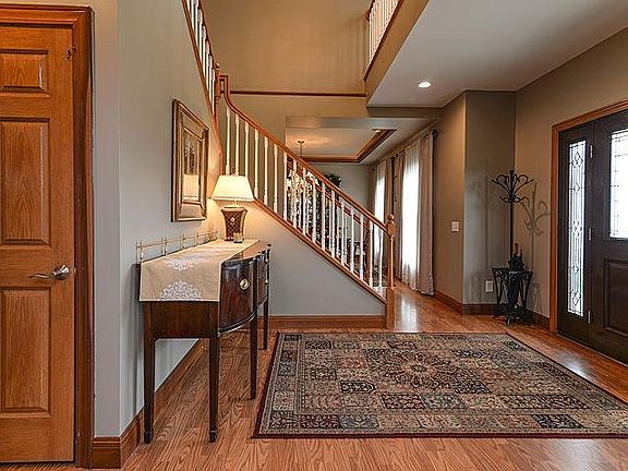 4th image of 8892 Highcreek Ct