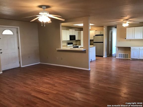 5th image of 1935 Live Oak Dr