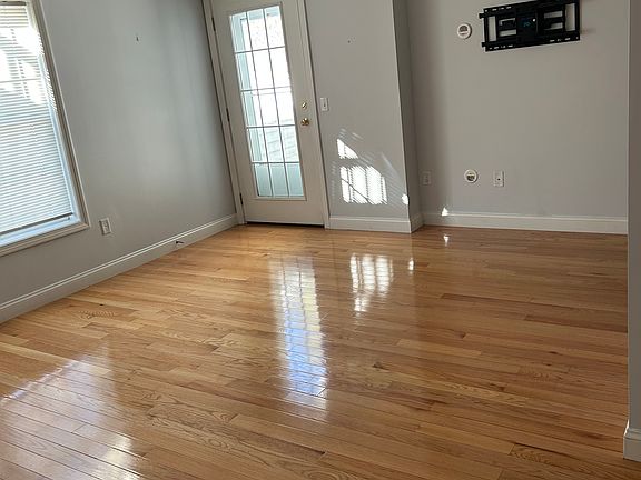 4th image of 16 Crestview Cir Unit 176