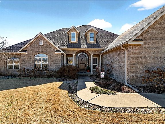 3rd image of 1701 Elm Springs Rd