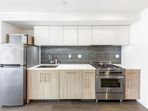 2nd image of 1515 15th St APT 506