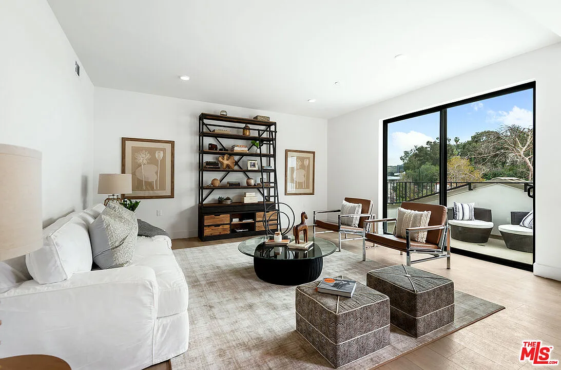 4 bed, 4.0 bath, 2560 sqft, $15,000 — Photo 4