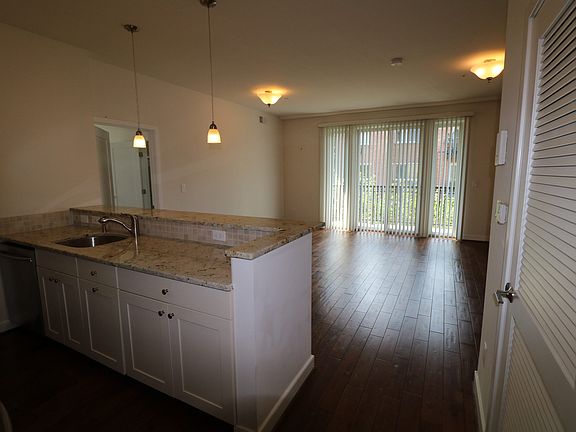 4th image of 2122 19th St N #2A