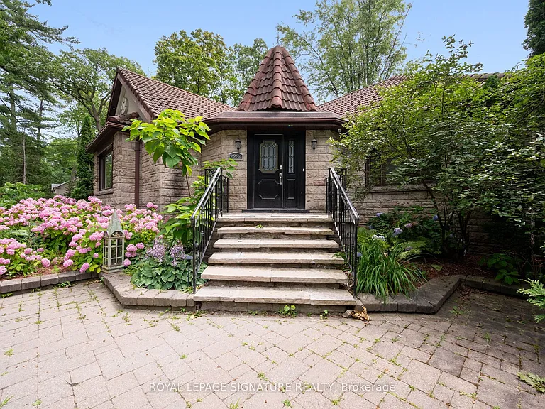 2234 Gordon Dr — Photo 3