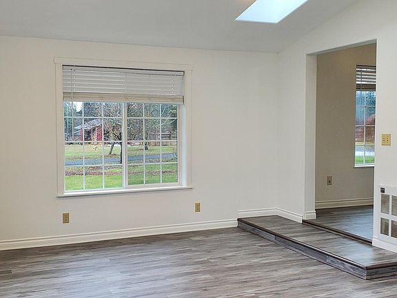 5th image of 10506 NE 344th St