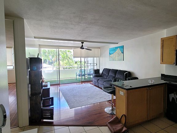 3rd image of 430 Kaiolu St #304-1
