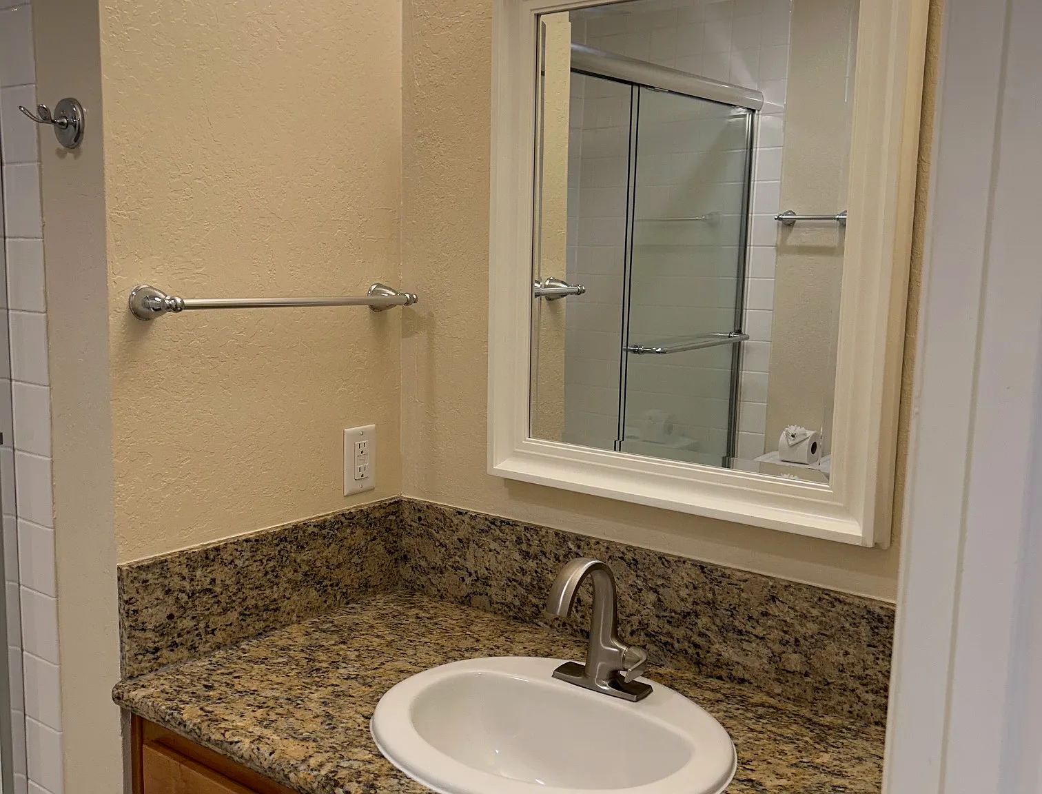 2 bed, 1080 sqft, $3,495 — Photo 4