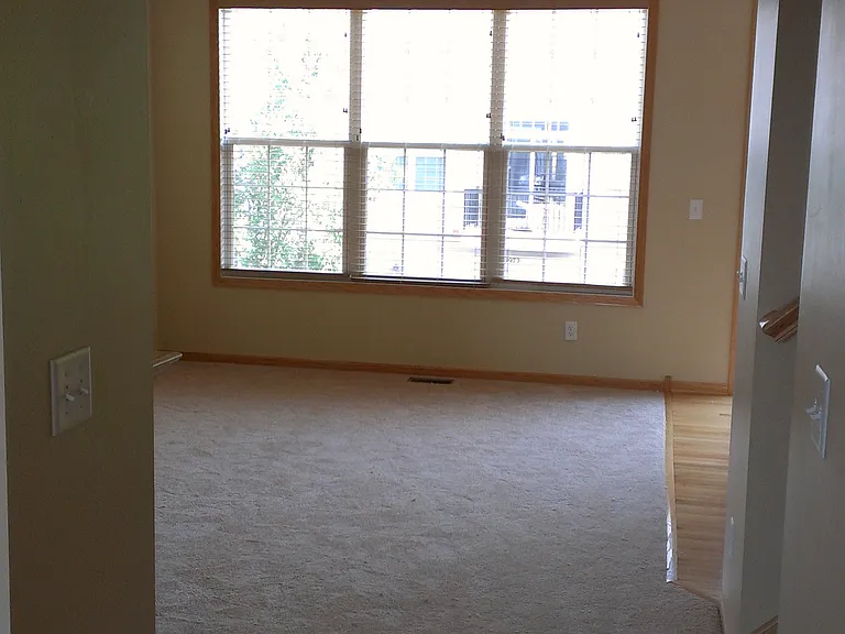 9977 Pincherry Ln — Photo 5
