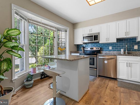 3rd image of 10305 Colony Park Dr