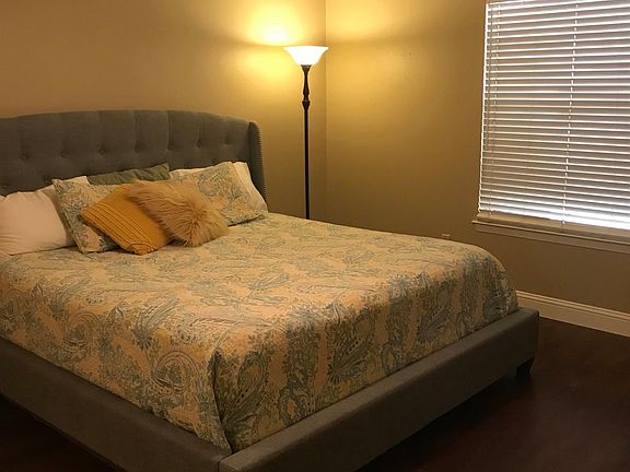 2nd image of 25 Creekmont Ln