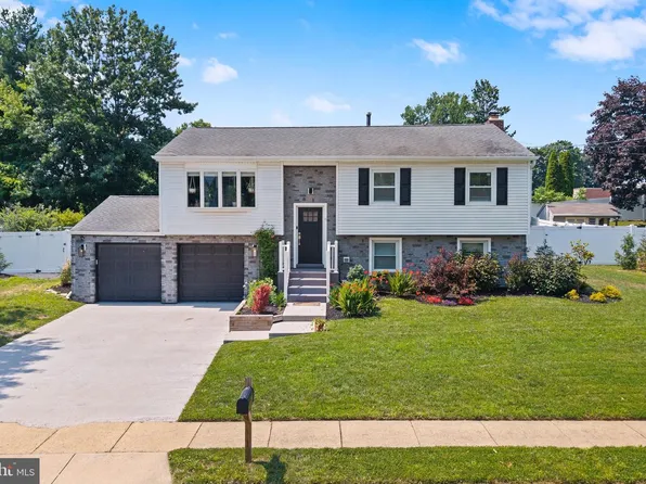 6 Independence Dr, Bordentown, NJ 08505