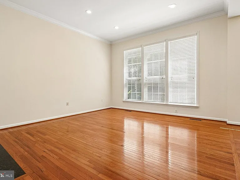 9059 Galvin Ln — Photo 21