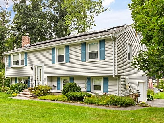 3rd image of 11 Sherwood Dr