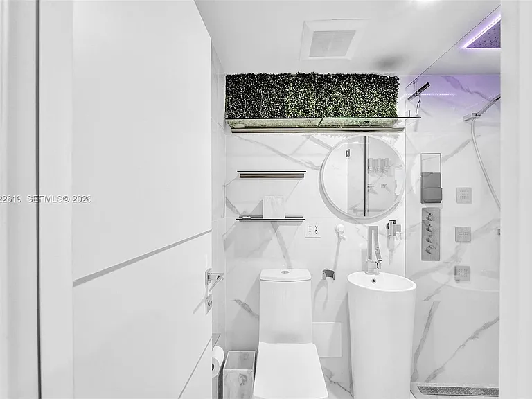 880 NE 69th St #5G — Photo 14