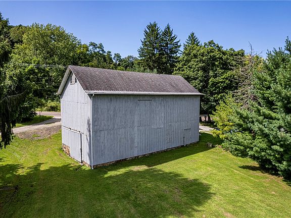 5th image of 238 White School Rd