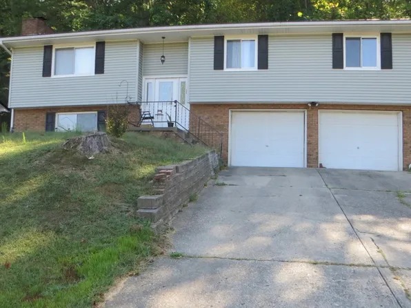 22 Barrington Rd, Nitro, WV 25143