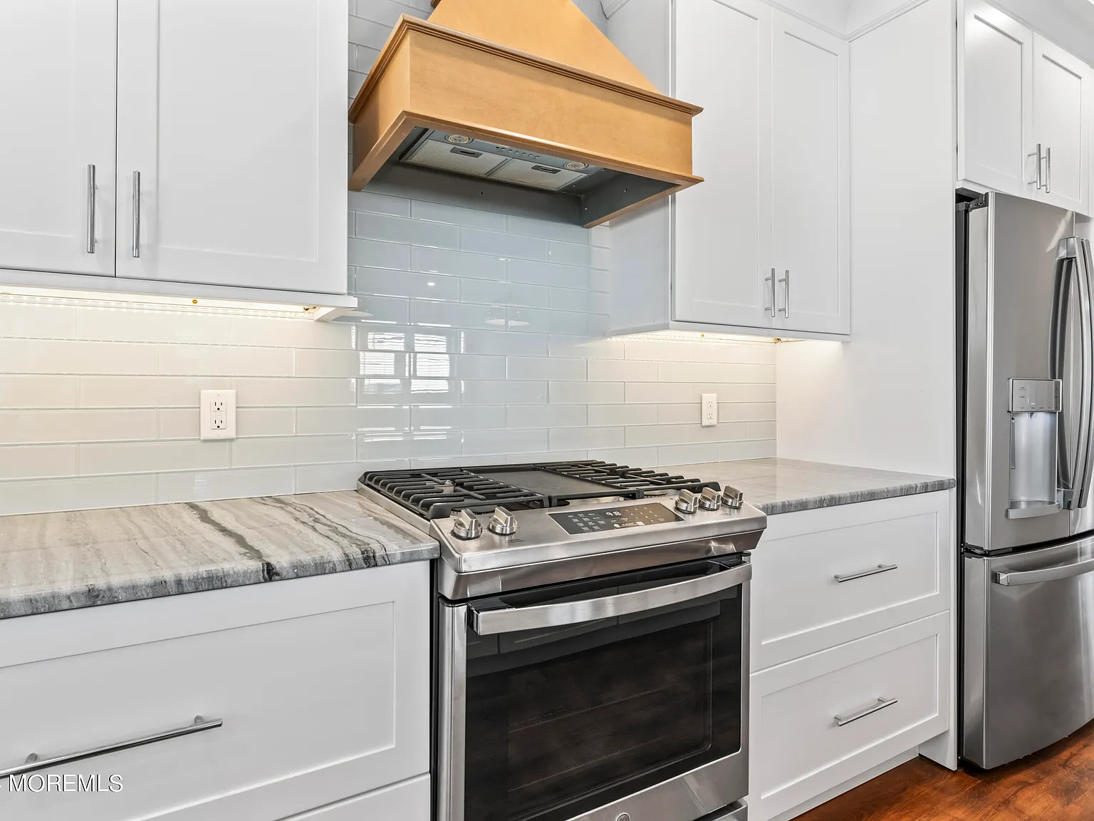 3 bed, 2.5 bath, 2450 sqft, $5,200 — Photo 4