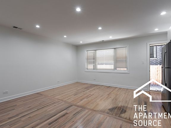 2nd image of 1756 W Rosehill Dr APT 2E