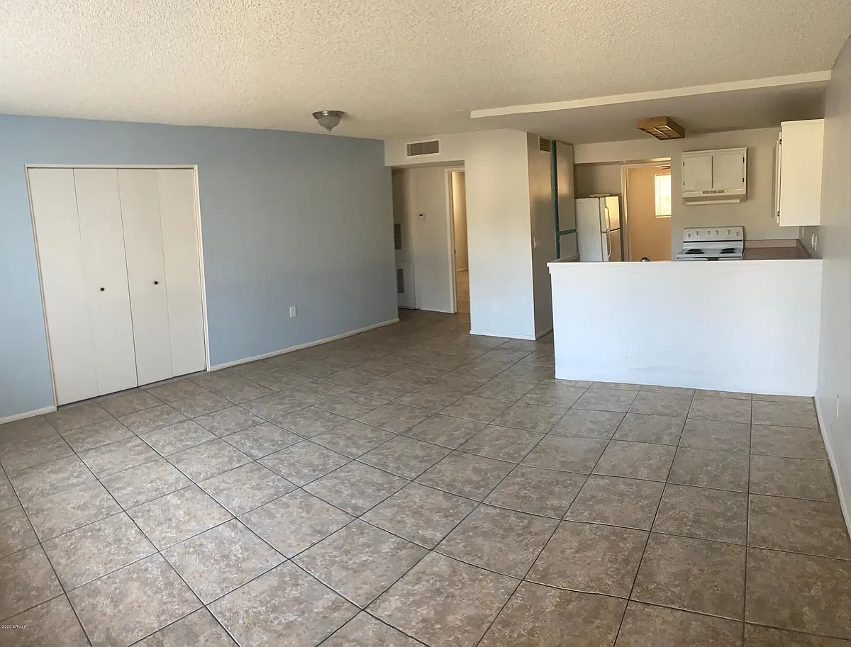 Building Photo - 3302 W Northern Ave #2