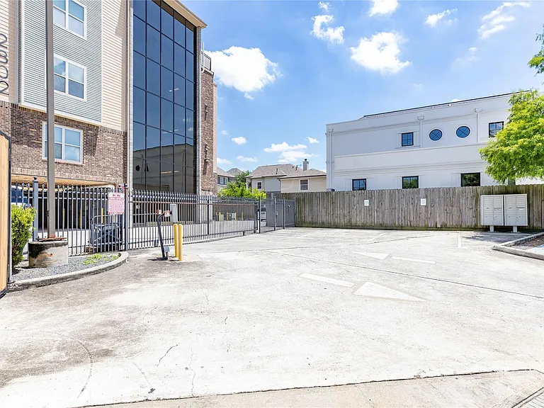 2802 Morrison St #106 — Photo 31