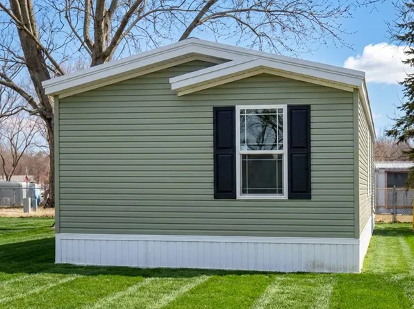 3102 N 15th St Trailer 111, Fort Dodge, IA 50501