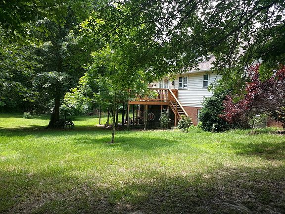 3rd image of 105 Cedar Trl
