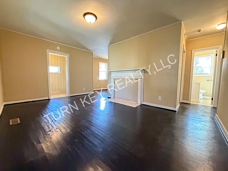 305 McPherson Ave — Photo 3