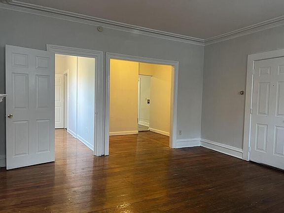 3rd image of 54 Alexander St #1