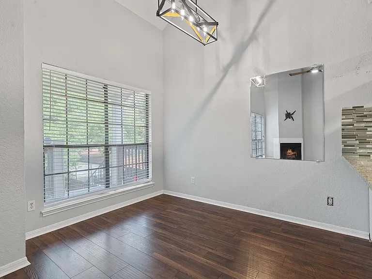 3207 Grooms St #3 — Photo 5
