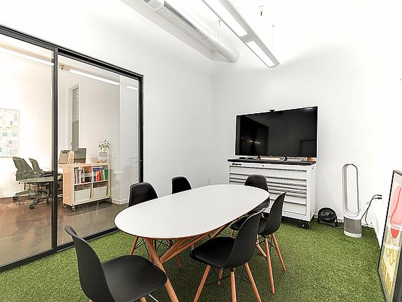 2nd image of 664 Natoma St #666