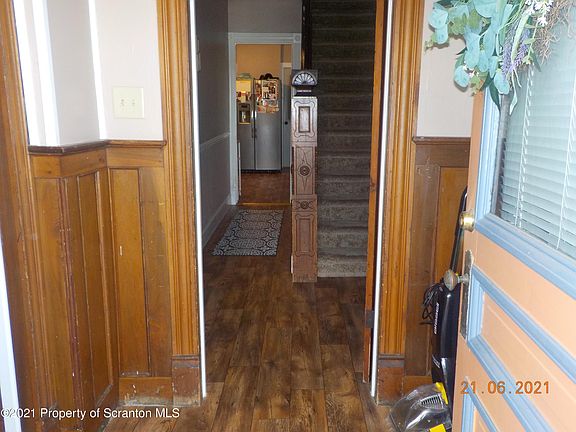4th image of 627 N Lincoln Ave