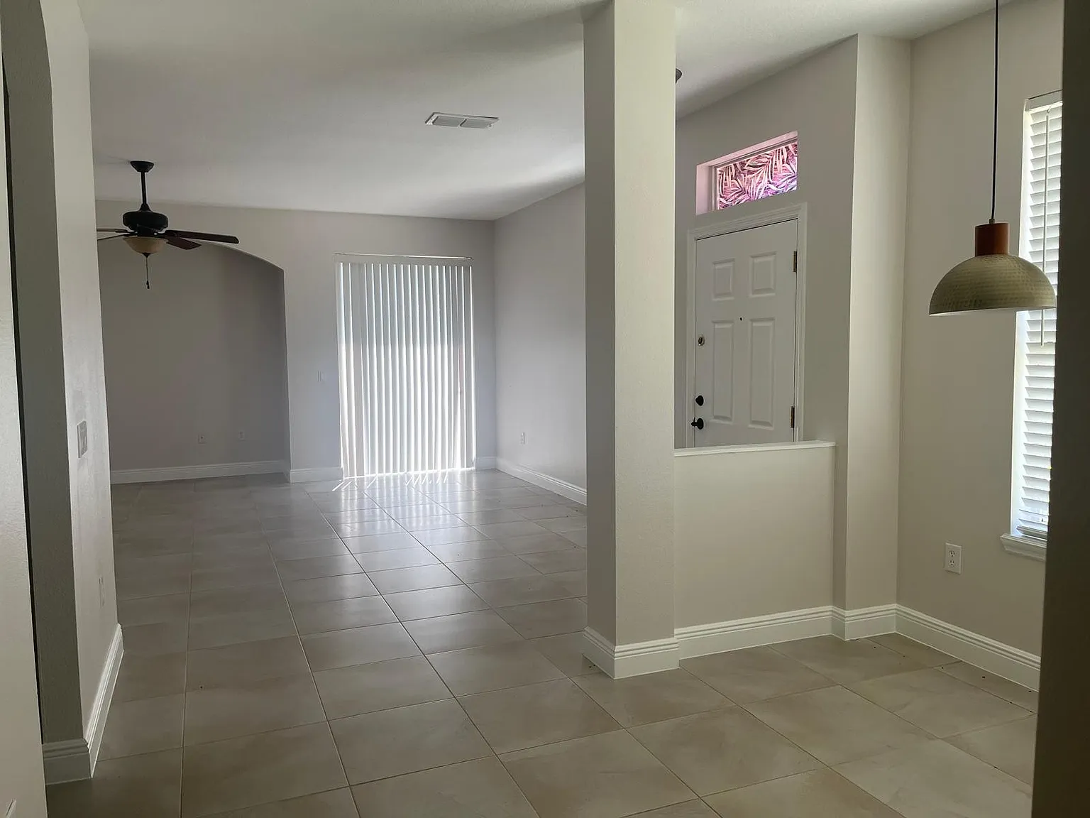 3 bed, 2.5 bath, 1705 sqft, $2,000 — Photo 2