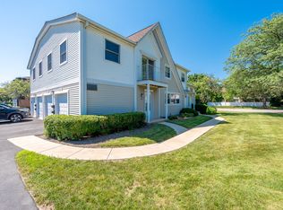 716 Inverrary Ln #D, Deerfield, IL 60015