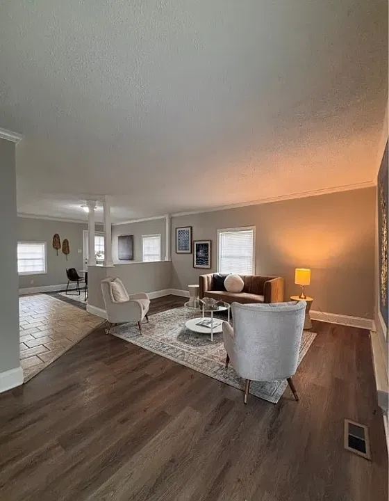 3 bed, 1600 sqft, $2,250 — Photo 3