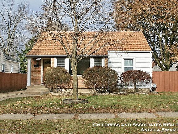 4th image of 955 Graceland St NE