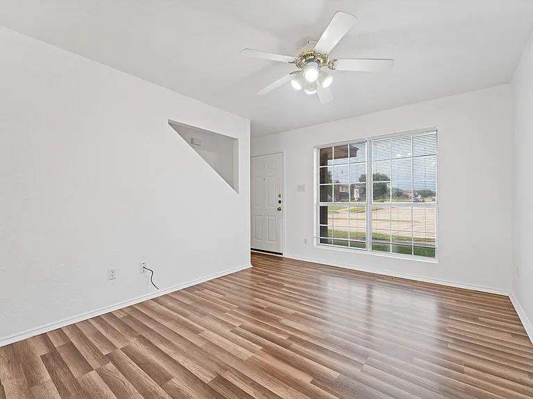 3805 Woodrow Dr #C — Photo 2