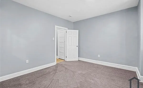 950 E Russell St — Photo 16