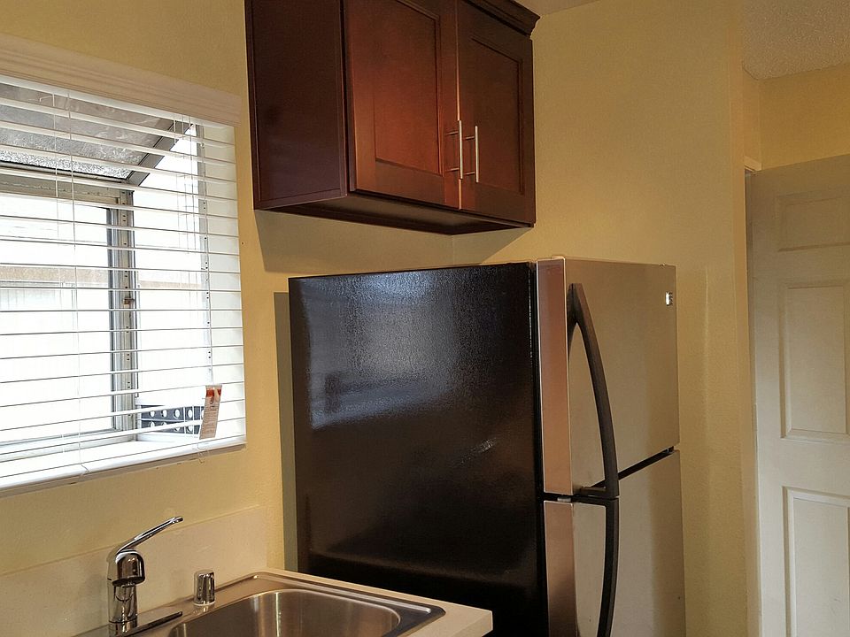 1st image of 617 E 97th St APT 305