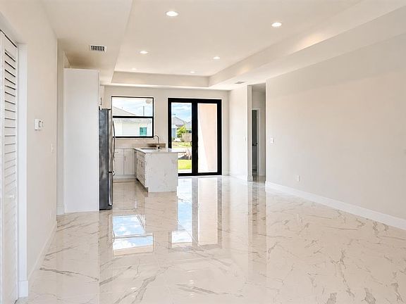 5th image of 1107 NW 9TH AVENUE