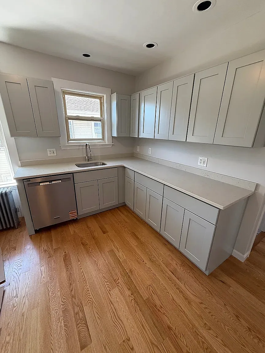 4 bed, 2.0 bath, 1200 sqft, $5,600 — Photo 1