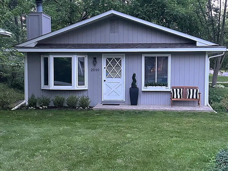 2050 Pontiac Dr — Photo 1