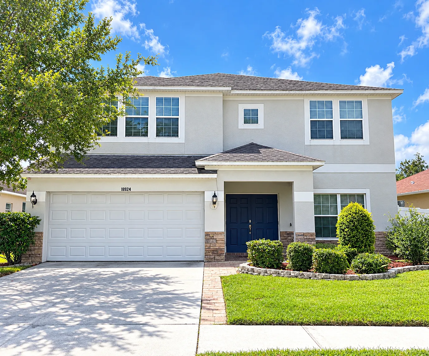 Beautiful 5-Bedroom Home with a Fully Fenced Yard in Land O? Lakes — Photo 1