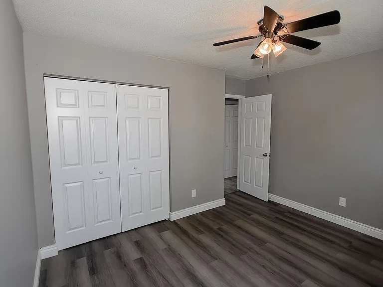 80 Kipling Cres — Photo 11