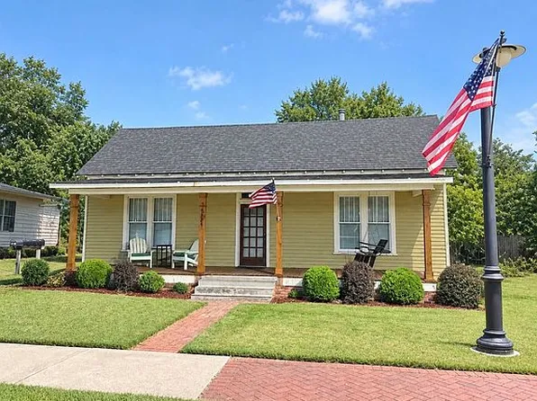 5324 Railroad Ave, Flowery Branch, GA 30542