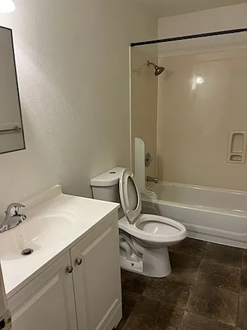 1018 Park Avenue, 2 Bedroom — Photo 4